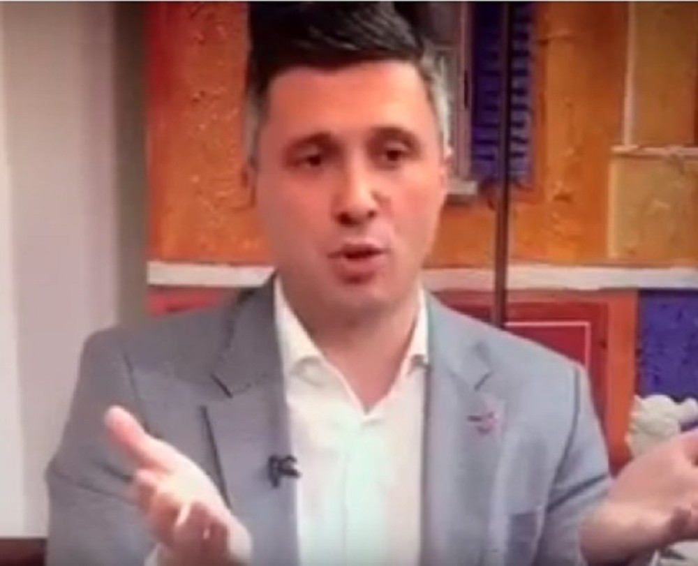 "Homoseksualci, volite se slobodno! Sa nama nemate nikakav problem, Dveri su na vašoj strani!"