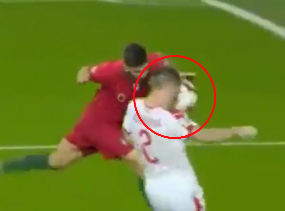 Rukavina jasan: Evo gde tvrdi da ga je pogodila lopta! Da li je to po pravilima? (VIDEO)