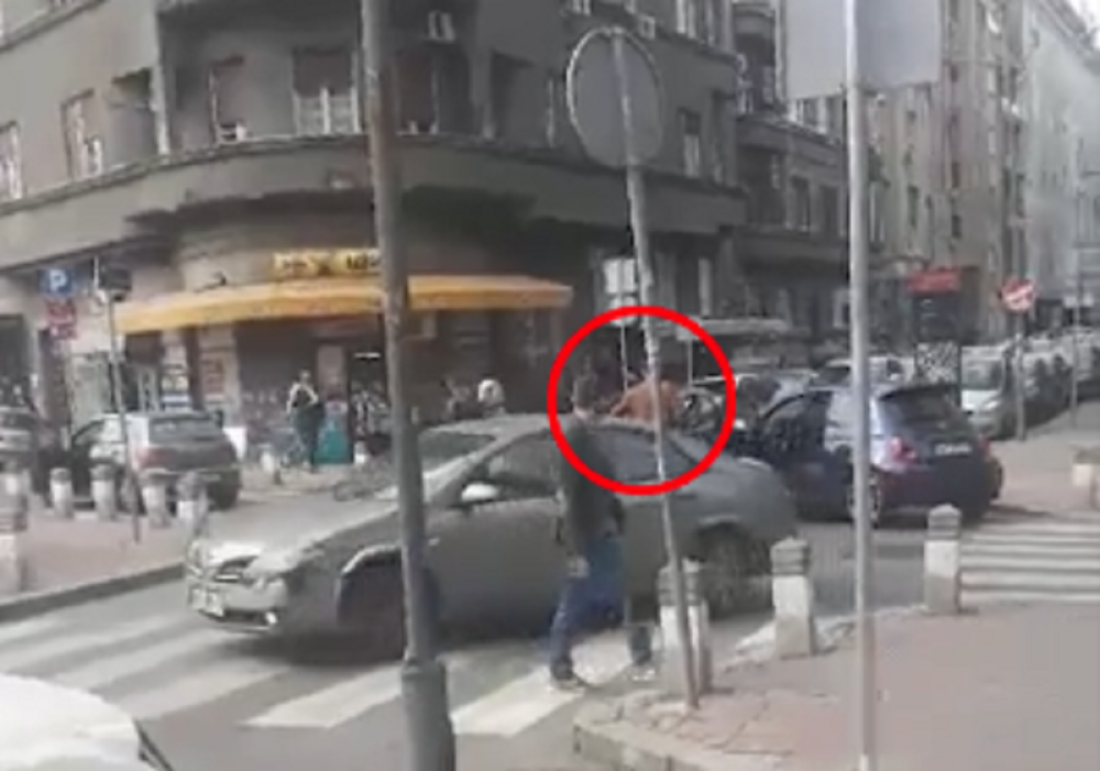 Prolaznici se okupili u Kosovskoj ulici, izbila jeziva svađa!
