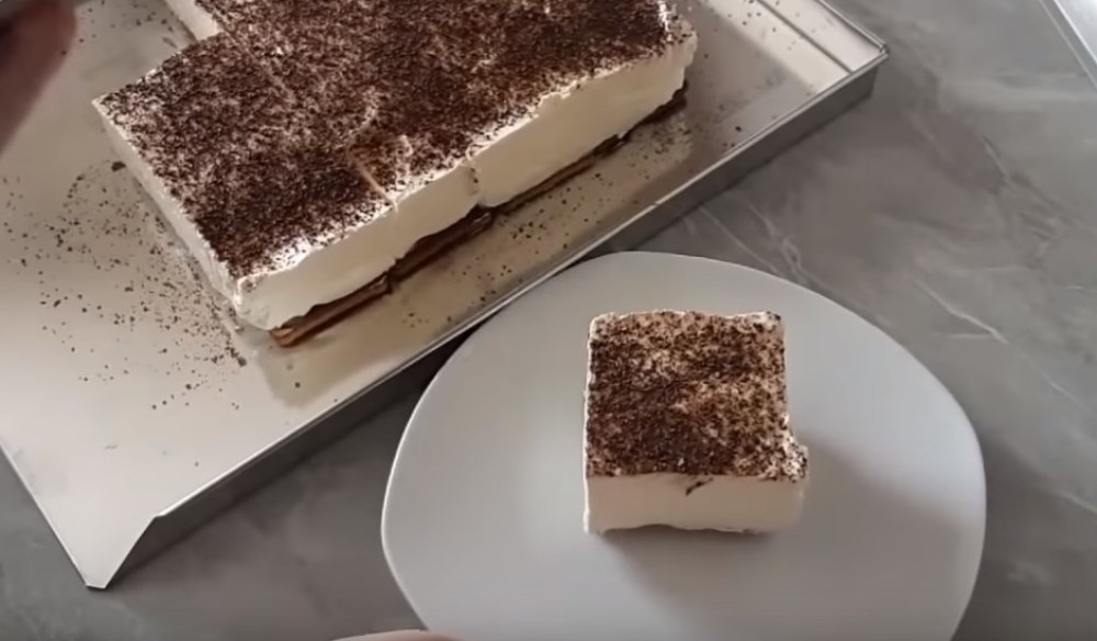 Krem kocke sa vanilom, preukusan i brz kolač! Kada ga jednom probate, uvek ćete ga praviti