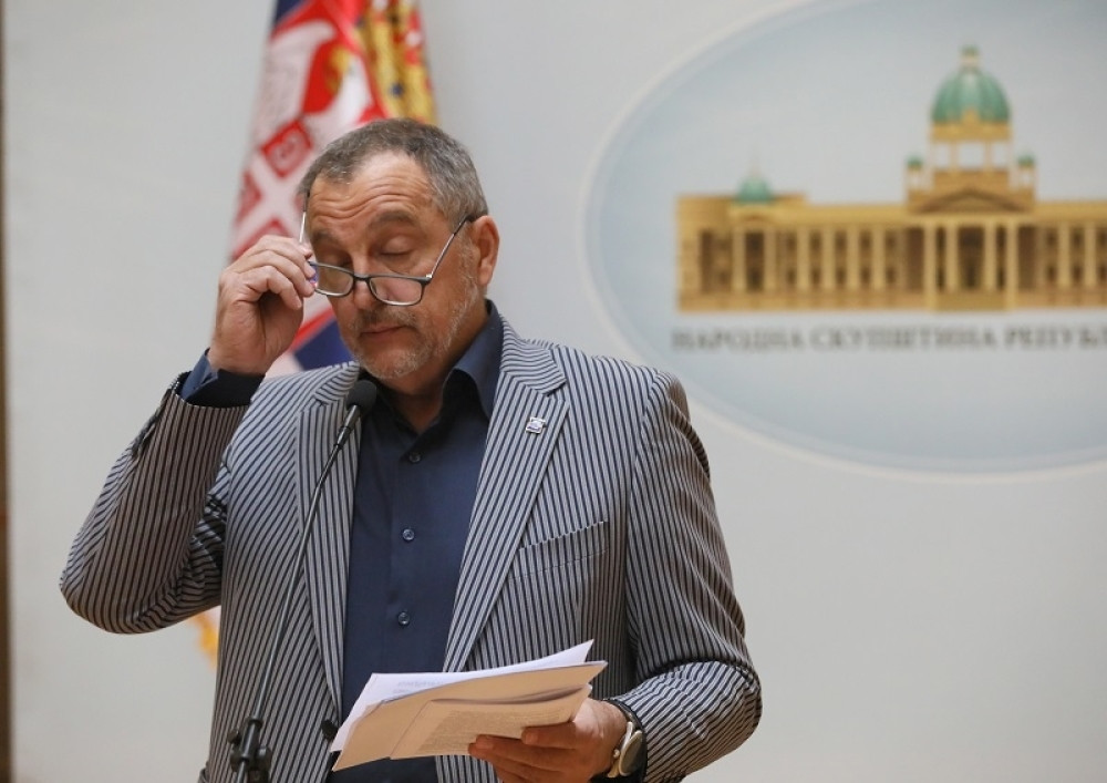 Živković i Rističević se žestoko častili uvredama u holu Skupštine misleći da su kamere isključene! (VIDEO)