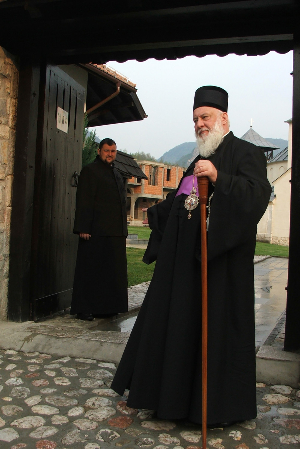 Evo kako je oterao NATO pilota: Vladika Filaret za "Alo!" otkrio šta se desilo sa manastirom 1999. godine!