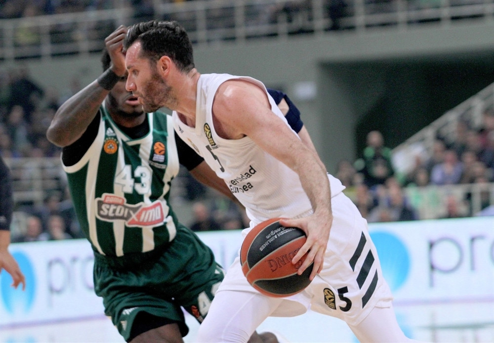 Ovako ludu trojku u Evroligi odavno niste videli! Fener moćan u Milanu, Budućnost pukla od Karijeve Barse! (VIDEO)