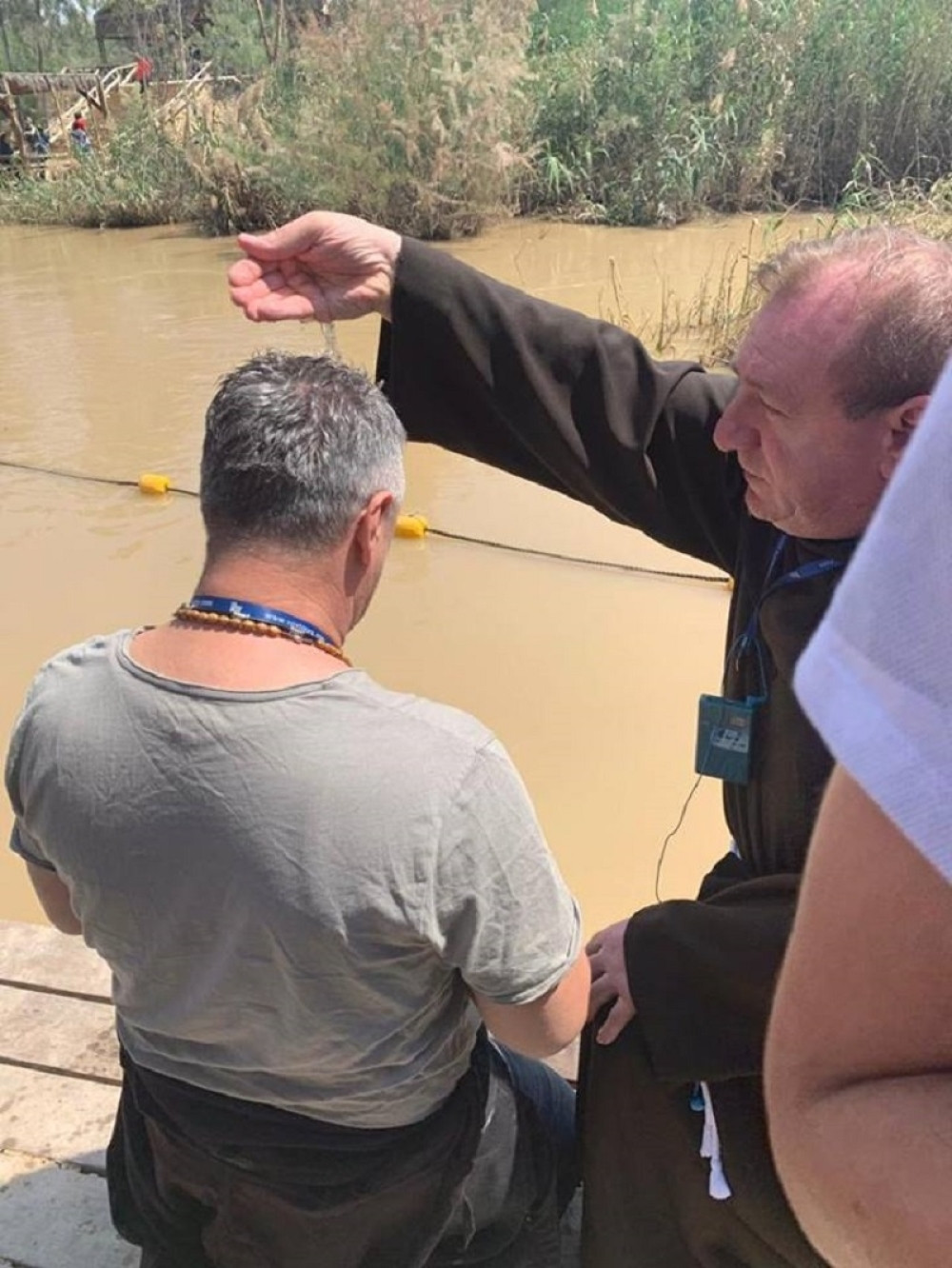 Ustaša koji veliča zločine otišao u svetu zemlju, zbog fotografija koje je objavio SVI SE KRSTE! (FOTO)