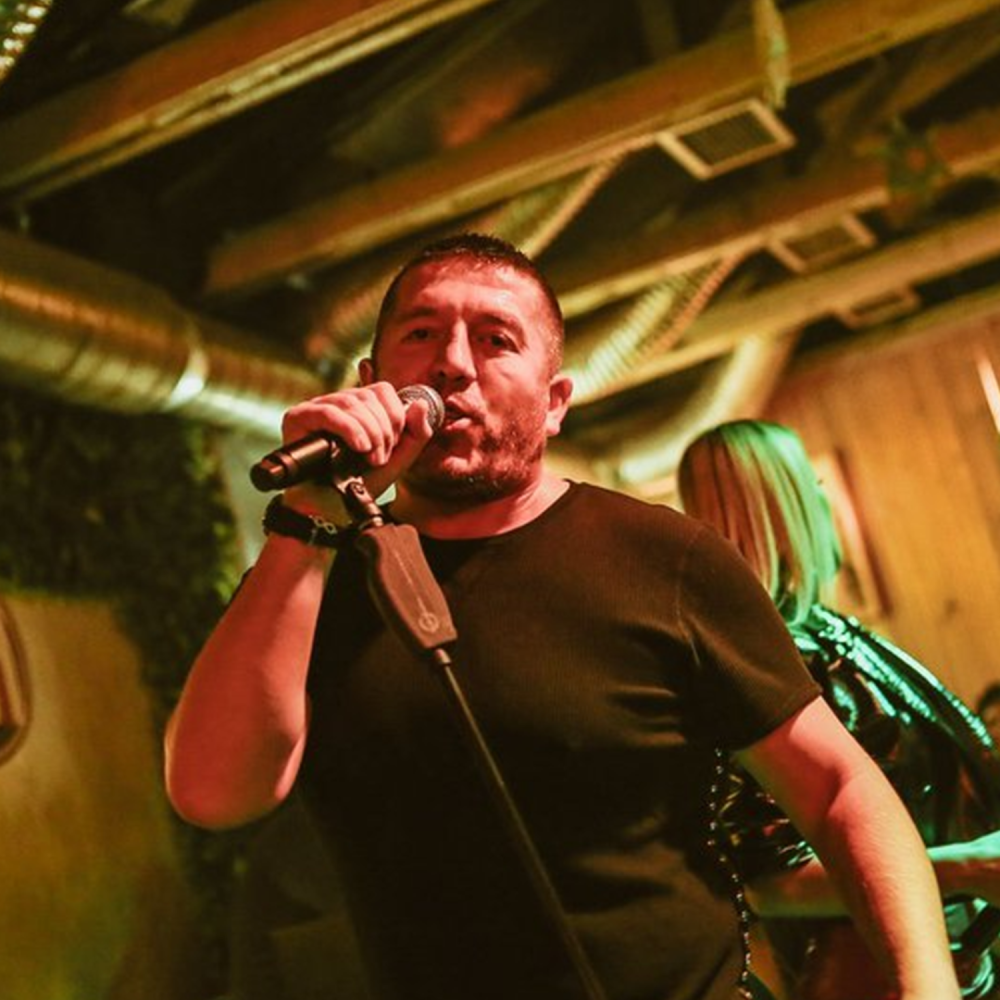 Sve je spremno za spektakl u "Gradskoj kafani "!