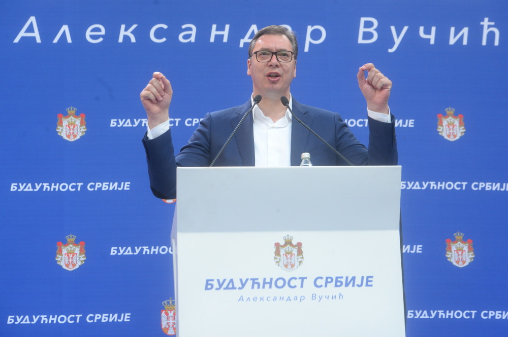 Omladina Beočina krenula za Beograd, a onda ovim gestom pokazala da je svim srcem uz predsednika Vučića!