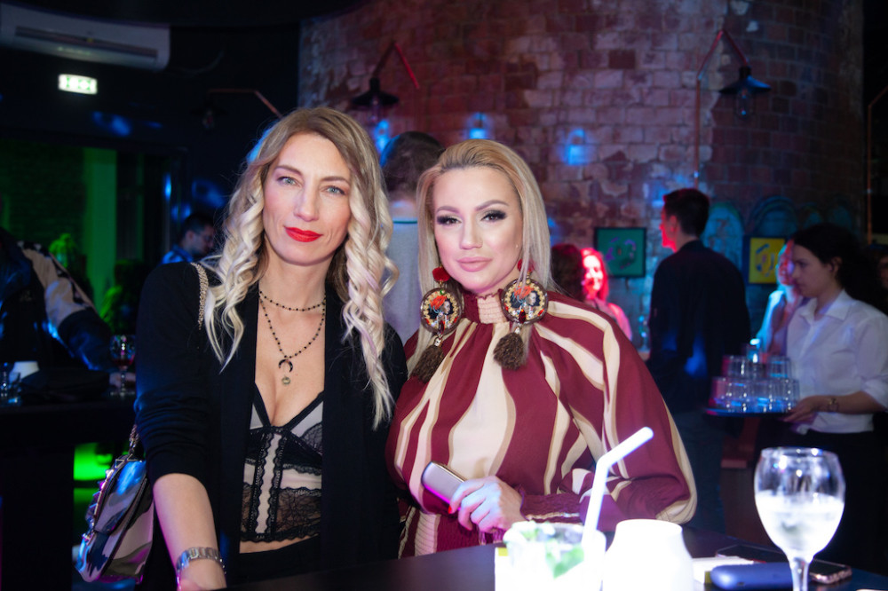 Šta je to privuklo četiri prelepe Beograđanke u Novi Sad?