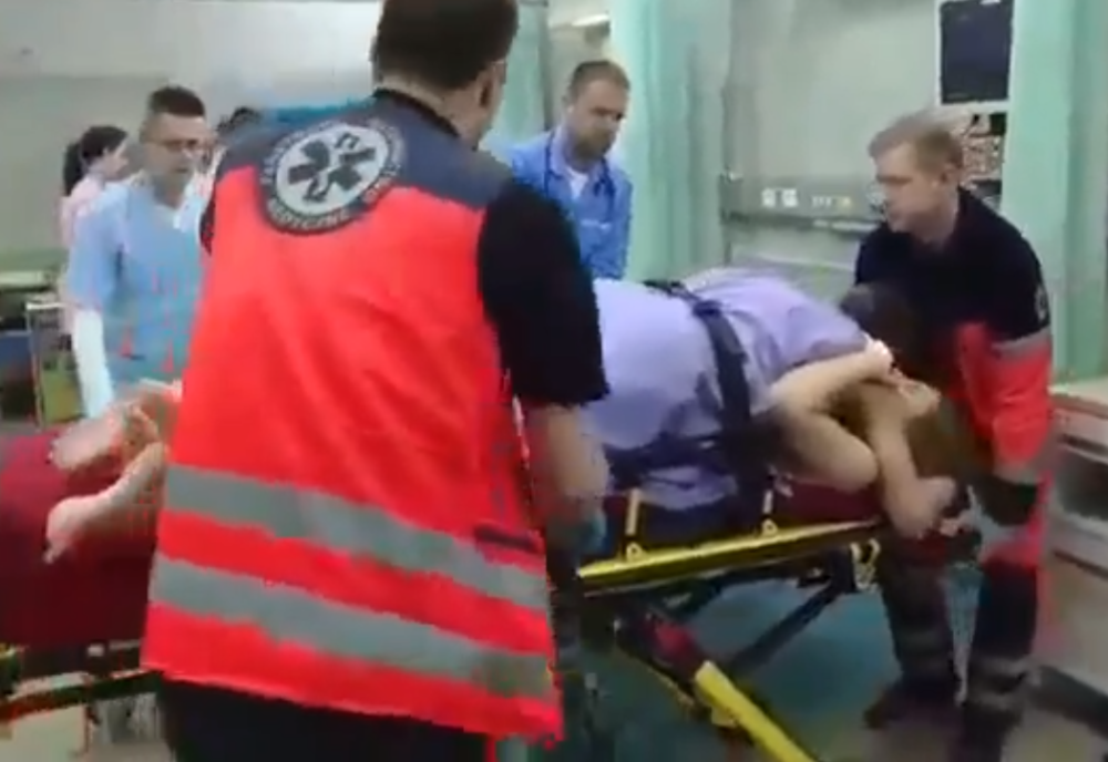 Nevernom mužu stavila lepak na kondom, pa ostao u ljubavnici?! Kukaju i jauču dok bolničari pokušavaju da ih odvoje! (VIDEO)