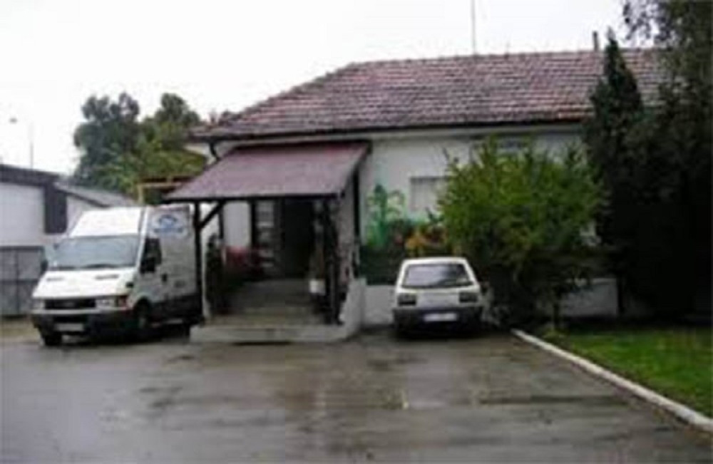 Krava se otelila, a meštani nisu mogli da veruju kad su čuli za ovakav slučaj! Domaćin umalo pao u nesvest! (FOTO)