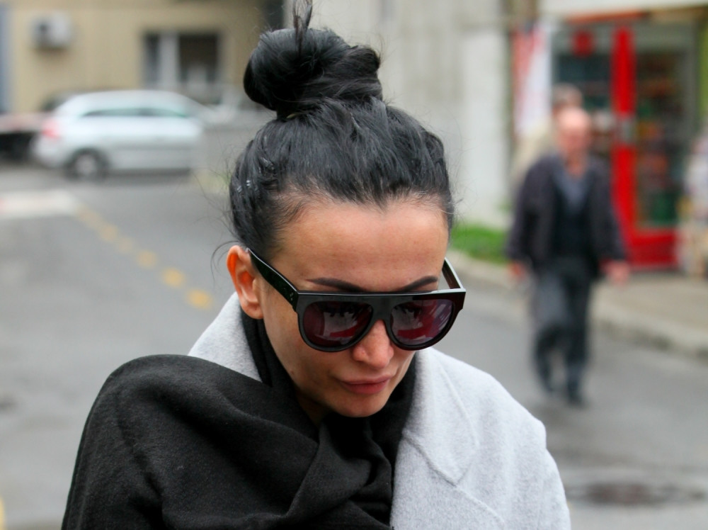 Pevačica smuvala muža Andreane Čekić, nju svi znate! Španska serija na srpski način!