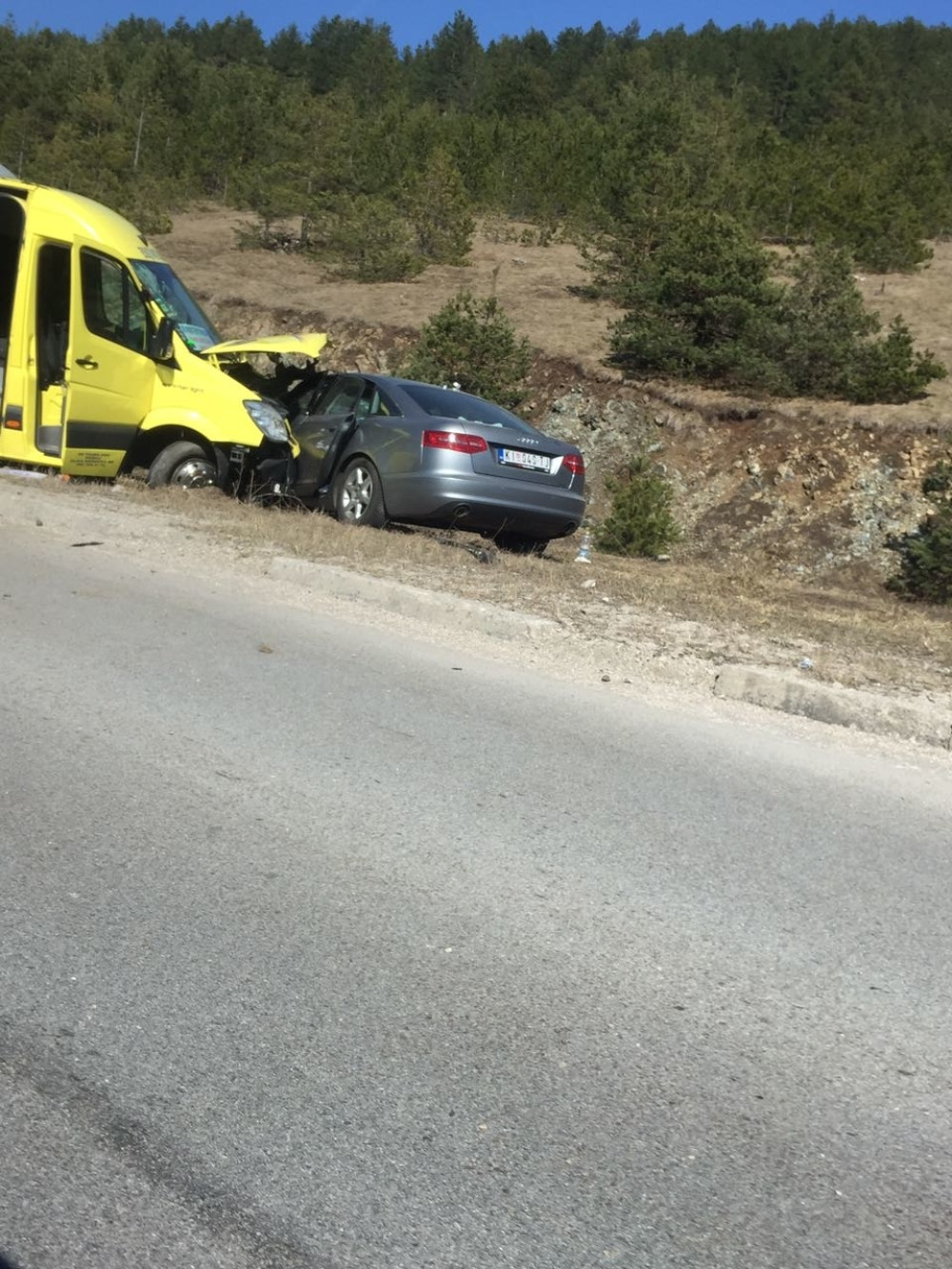 Fudbaleri se vraćali sa utakmice, pa doživeli saobraćajku, povređeno SEDAM OSOBA!