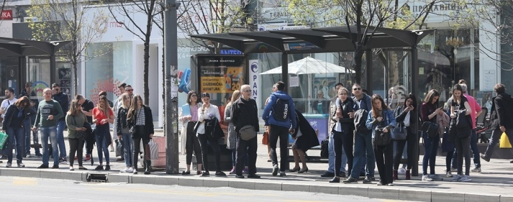 U Beogradu zasad samo za zaposlene sa kartama, maskama i rukavicama, bahati putnici biće kažnjeni