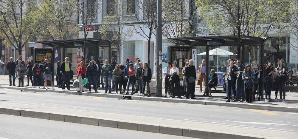 Ratni veteran bez posla okačio srceparajući oglas na banderu u Beogradu! Preklinje ljude da mu pomognu, ŽIVOT JE U PITANJU! (FOTO)