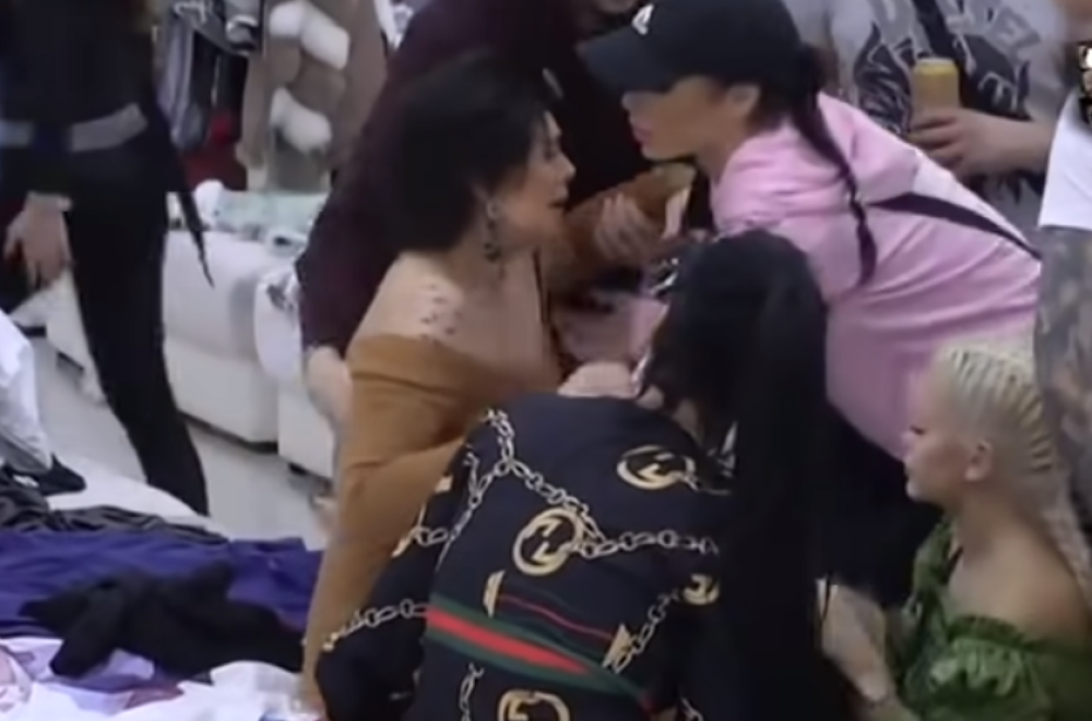 Mina doživela nervni slom, tresla se i vrištala! Ovo ju je potpuno PRESTRAVILO (VIDEO)