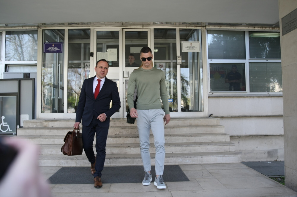 Karleuša se nije pojavila na ročištu, a imala je jak razlog za to! Evo šta kažu Ognjenovi advokati! (VIDEO)