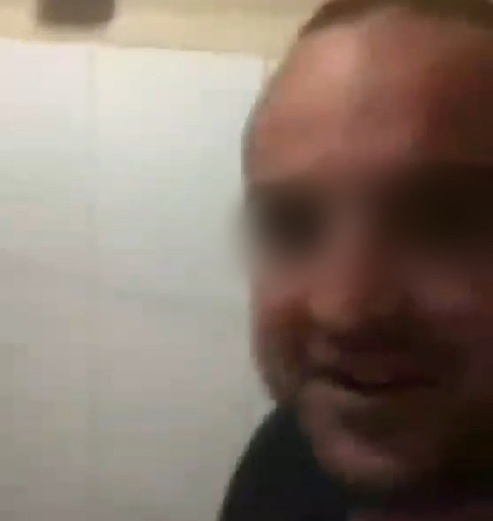 Baba i unuk u akciji u WC-u! Zgrozićete se kad vidite šta je Crnogorac radio, a pritom je sve snimao! (VIDEO)