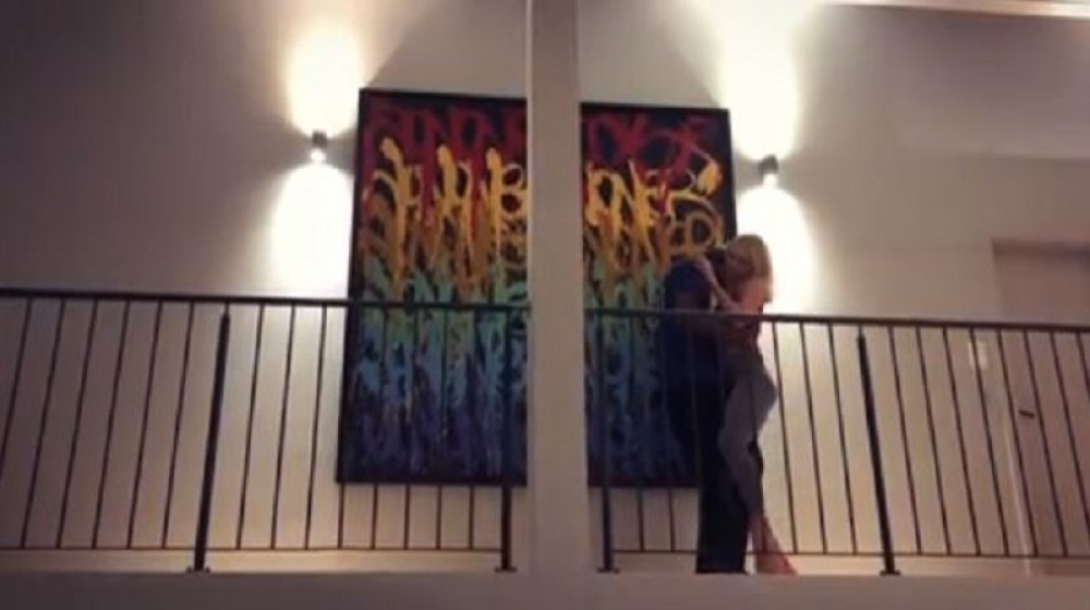 Kakva vatačina svetski poznatog tenisera i teniserke! VRUĆOM AKCIJOM usred hotela šokirali svet! (VIDEO)