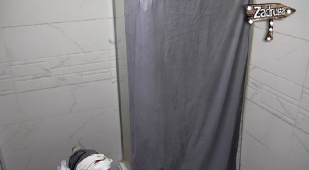 Toma i Nadežda razvalili tuš kabinu tokom seksa, a onda su ŽESTOKU akciju nastavili u krevetu! SVE SE VIDI (18+)