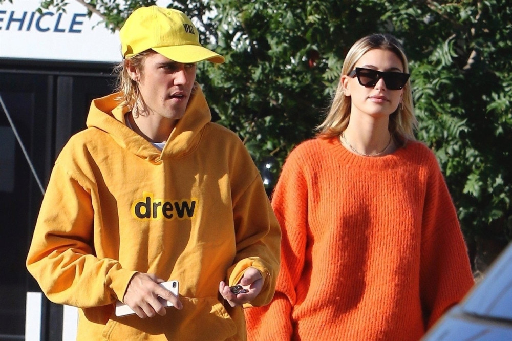 Procurile slike glamuroznog venčanja Džastina i Hejli! Jedan detalj na njenoj venčanici oduševio svet (FOTO)