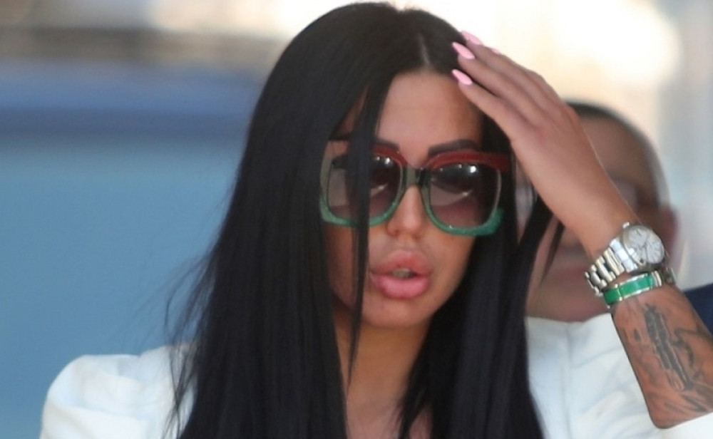 Tijanu Ajfon napao MANIJAK! Uleteo i počeo da je PIPKA, sa njom bila TRUDNICA!