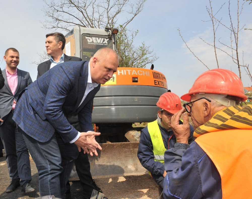 Vesić: Za četiri godine u Barajevu urađeno 70 km vodovoda!