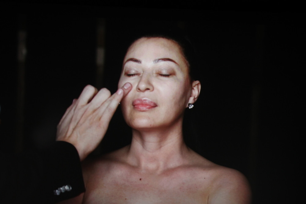 Ceca Ražnatović BEZ TRUNKE ŠMINKE izašla pred punu dvoranu, a sve sa JEDNIM CILJEM! (FOTO)