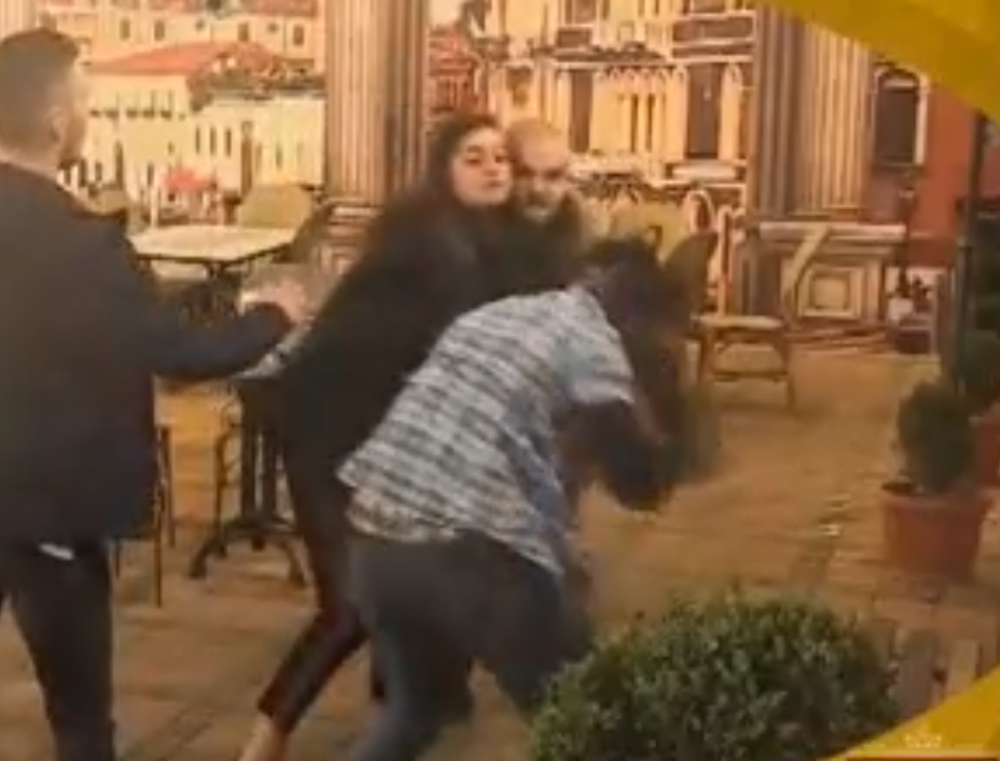 Đole krvnički prebio Mastora, Hitna reagovala odmah! Evo kako izgleda posle ušivanja, lice mu unakaženo! (FOTO/VIDEO)