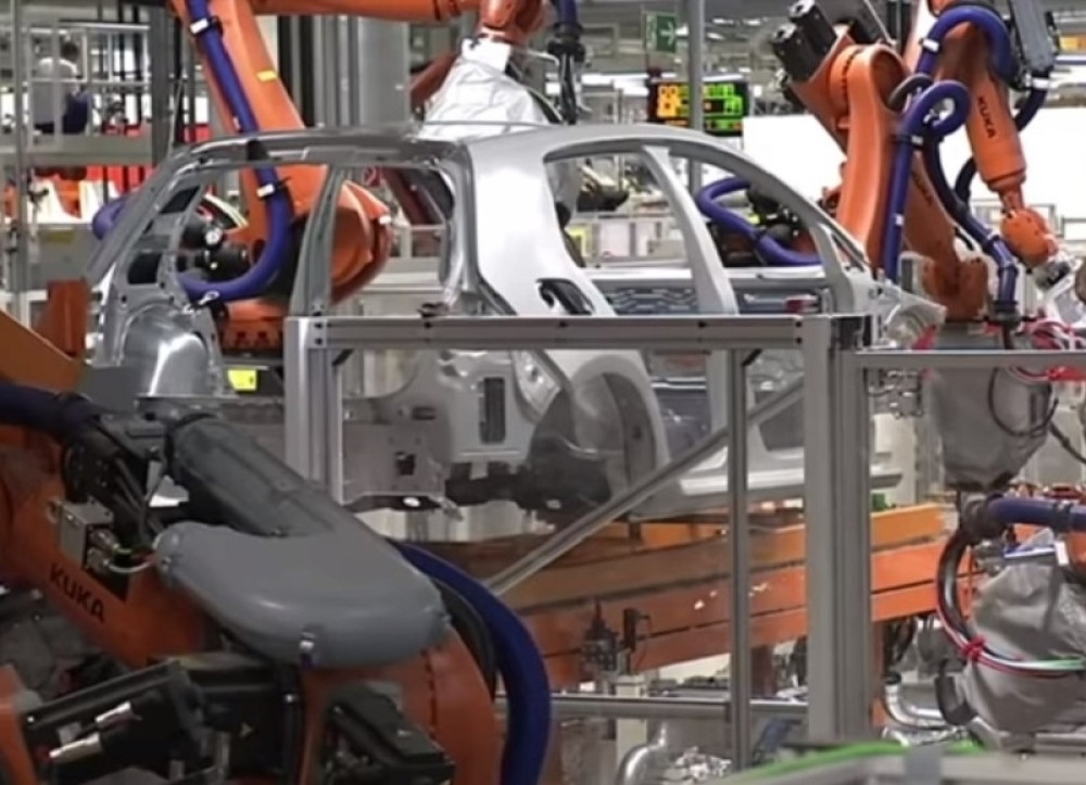 Hrvatski proizvođač luksuznog automobila hvali poteze Srbije!