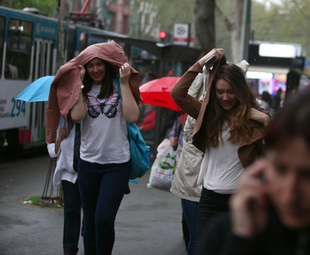 Posle neverovatnih 30 stepeni za vikend, vraćaju se kiše! U junu novi šokovi, pa PAKAO u julu!