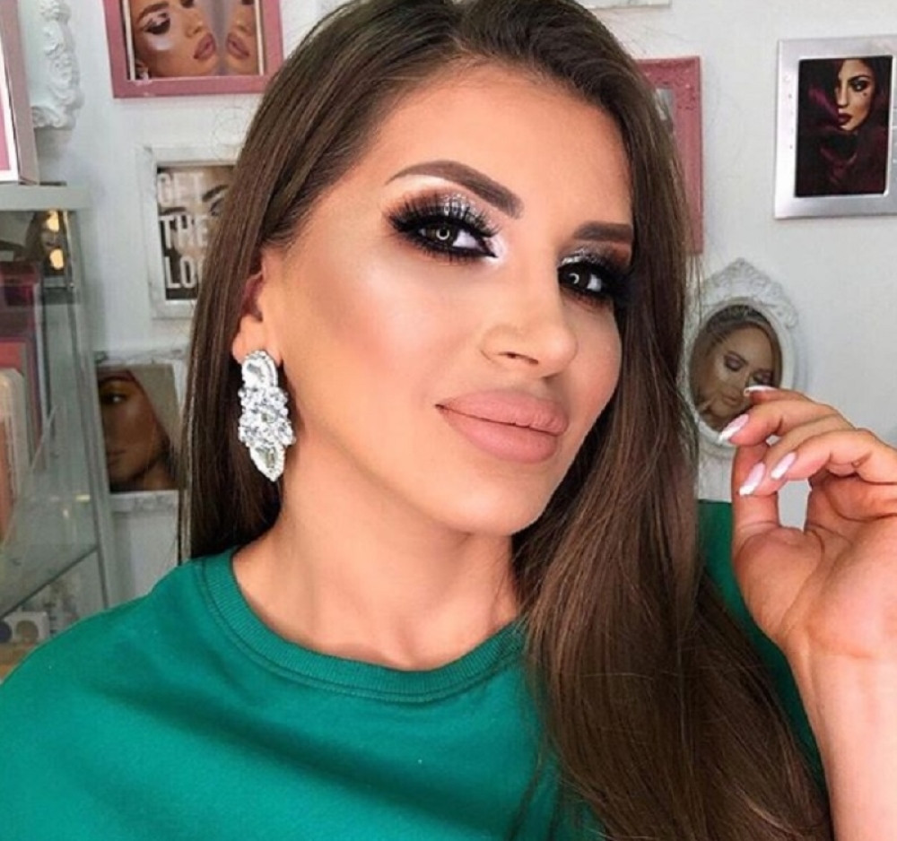 Dalila Dragojević se pre podne druži sa Anom Korać, a uveče BRANI Subotićku! (FOTO)