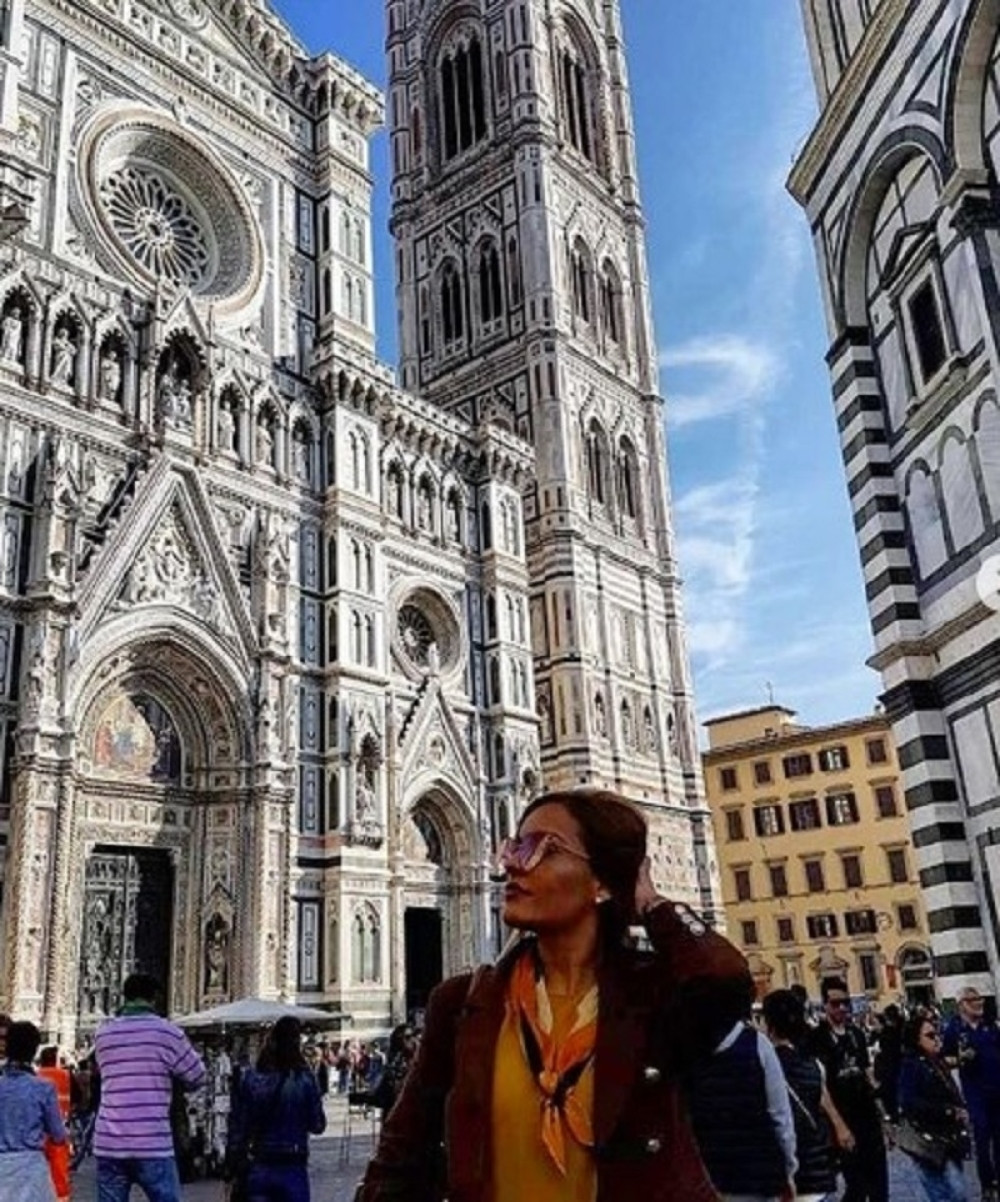 Krila je da je trudna sve do sada, GRANDOVA PEVAČICA otkrila da čeka prvo dete ( FOTO)