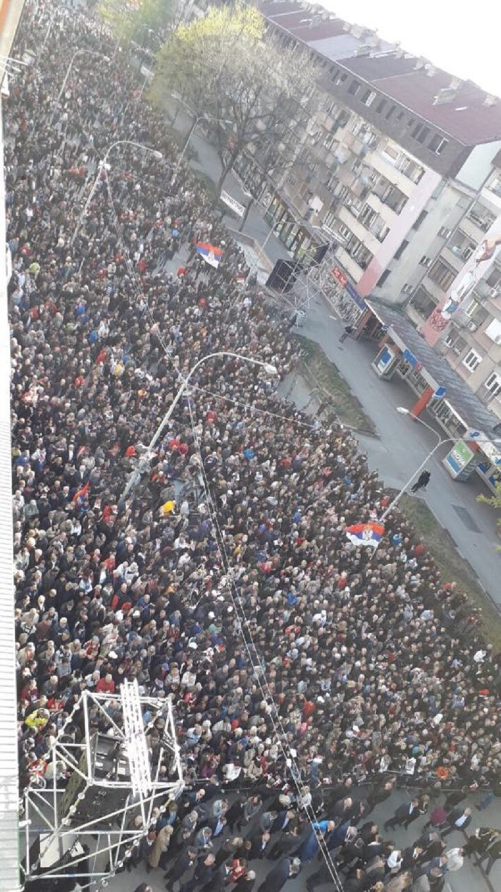 Najveći skup u poslednjih 20 godina, ne vidi se kraj, opšta radost na Trgu! (FOTO)