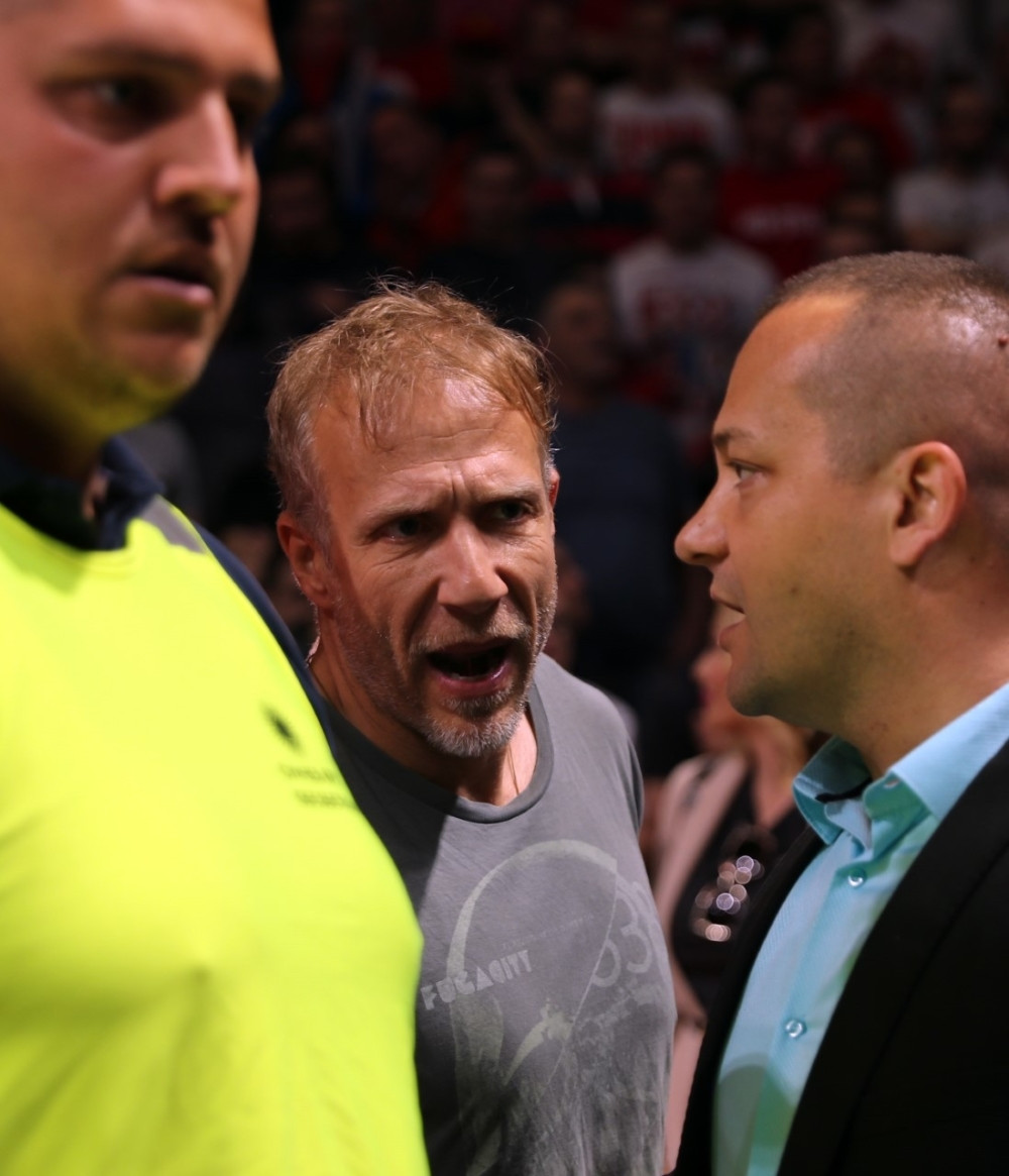 Srpski glumac se pobio sa navijačem zbog OVOGA! (FOTO)