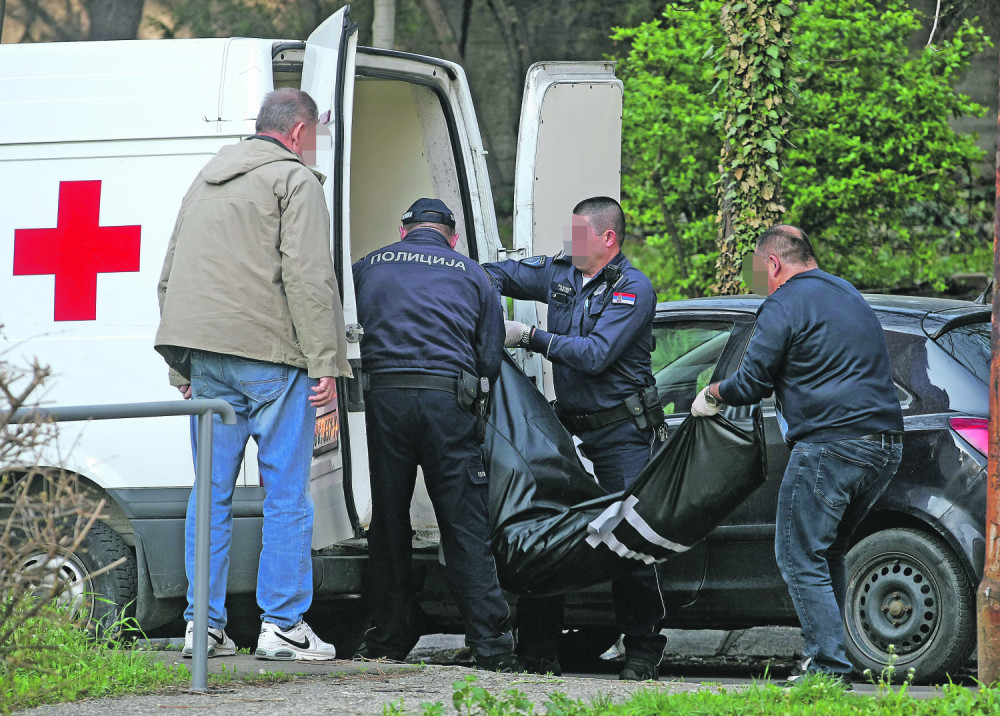 Policija zatekla jeziv prizor u dvorištu bolnice!
