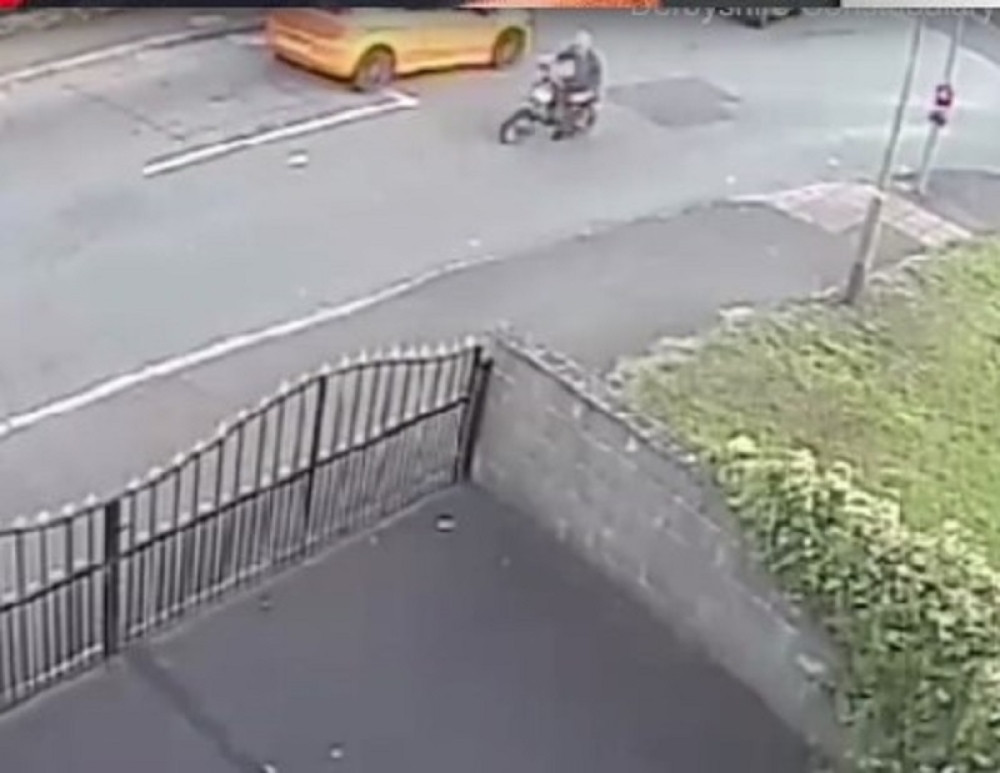 Pijan i drogiran lomio retrovizore na automobilima dok nije naleteo na jednog baju... VIŠE MU NEĆE PASTI NA PAMET! (VIDEO)