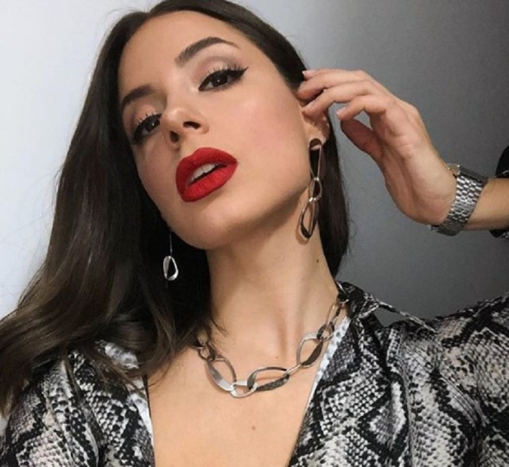 Pevačica u lateksu dominirala, a novčanice letele na sve strane! (FOTO/VIDEO)