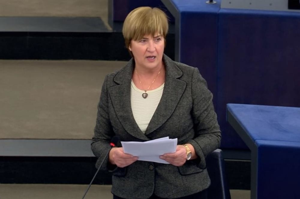 Ova Hrvatica prezire Srbe, a ušla je u parlament EU! Njen zadatak je blokiranje naše zemlje na putu ka Evropi!