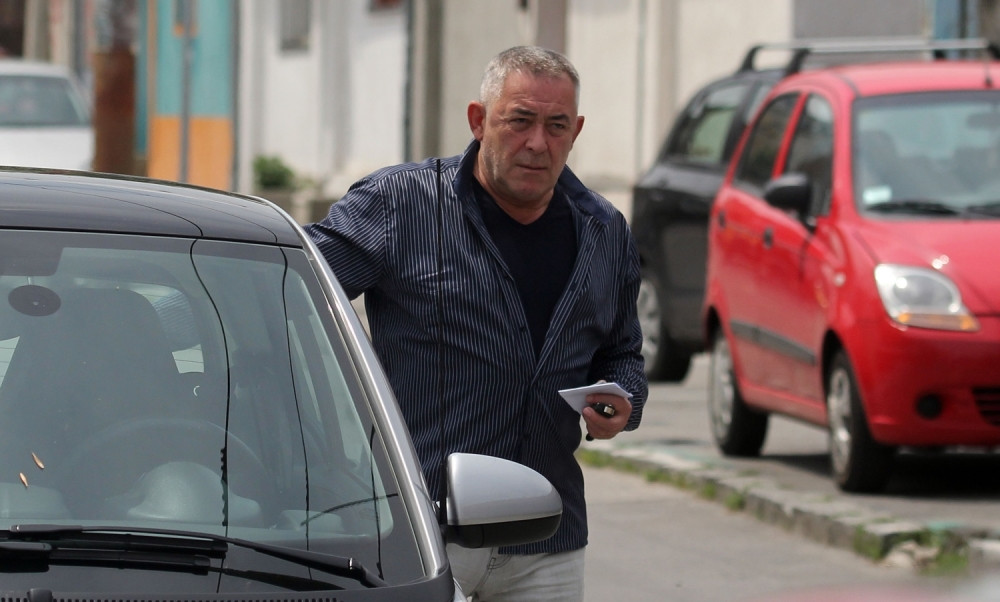 Glumci prve žene kriju kao zmija noge,ne spominju ih!