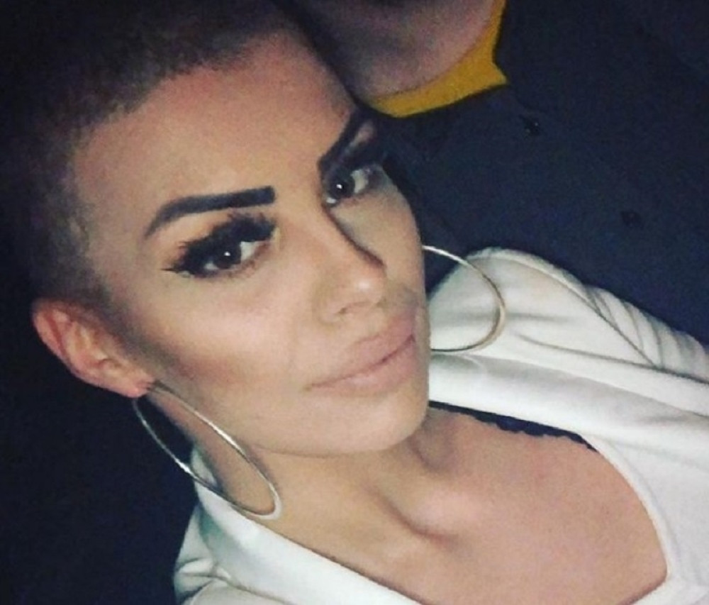 Zerina sama sebi unakazila obrve, pa se krila od policije! (FOTO)