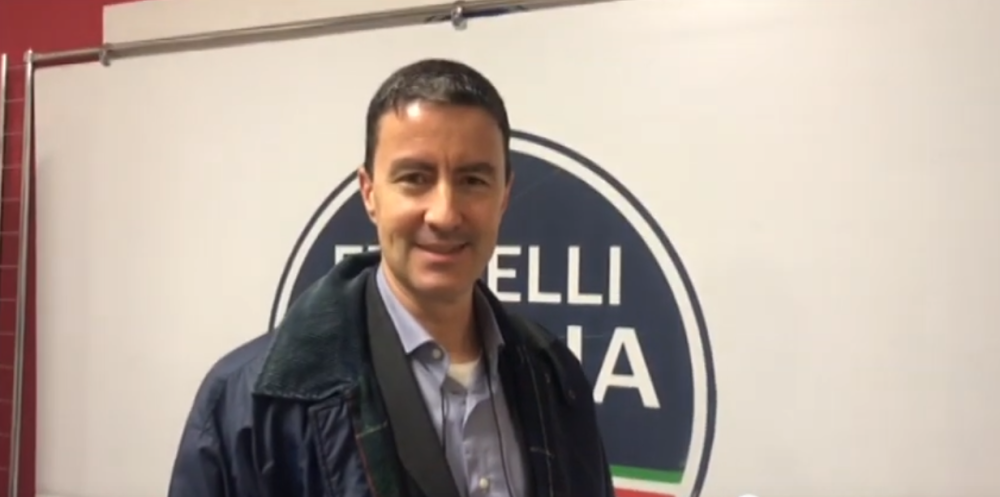 Kandidat na listi desničarske partije " Braća Italije" za EU parlament