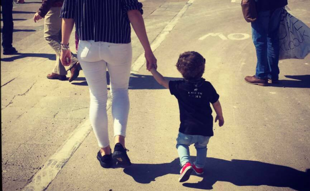 Kad sam se porodila, čula sam sestru kako kaže "Nešto mu je čudno lice". Nakon 24 sata, pokazala mi je sina! (FOTO)