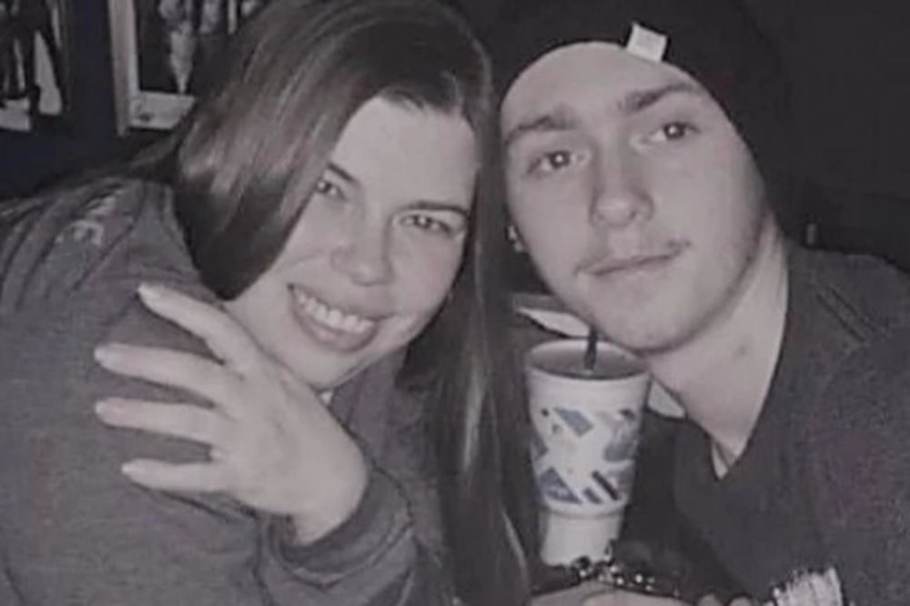 Starija od njega 21 godinu, udata je, ali to im nije smetalo da se viđaju! Reakcija njenog sina je još veći šok!