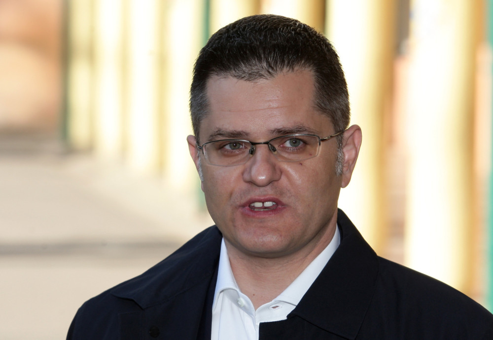 Opozicioni lider bez srama lagao na N1! Na pitanje o platformi počeo da zamuckuje i vrda! Ovo nema nigde! (VIDEO)