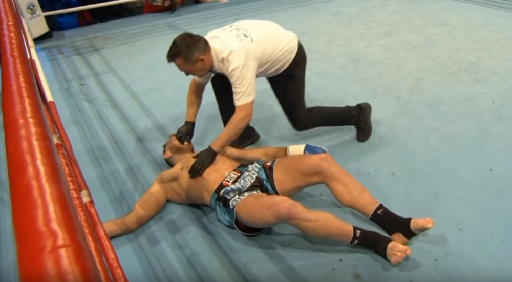 Slovenac jedva preživeo nokaut našeg kikboksera! (FOTO) (VIDEO)