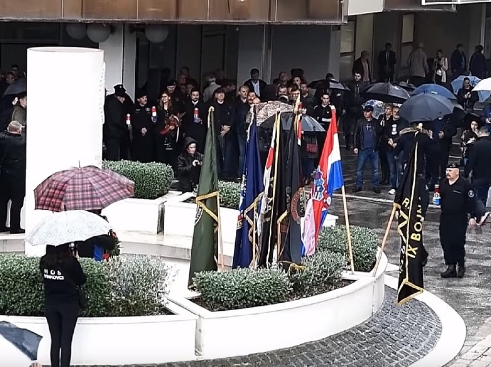 Na dan osnivanja NDH začuli su se skandalozni povici, skandiranje predvodio sveštenik! (VIDEO)