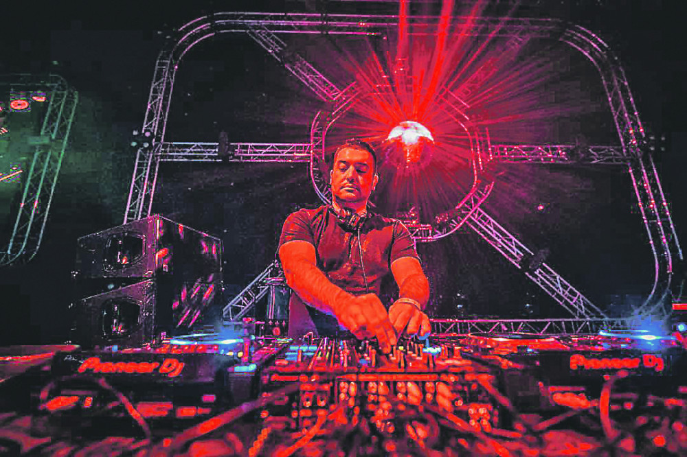 Otvoreno o poslu, a onda je otkrio i kako ga devojke spopadaju na nastupima!