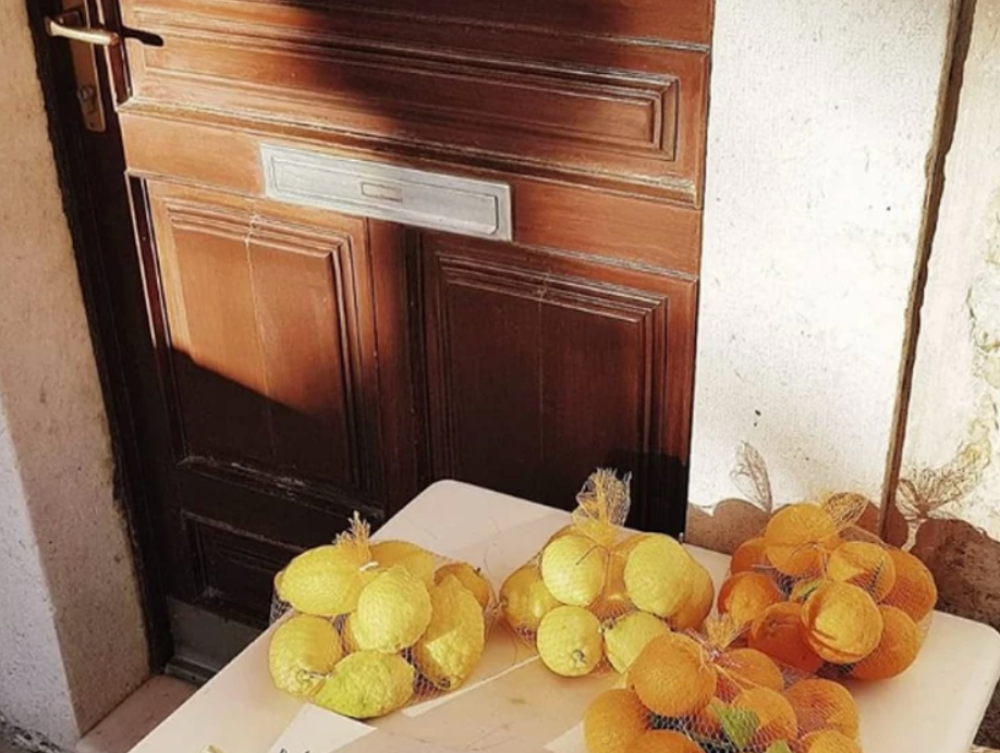 Oglas ovog prodavca voća postao je HIT U SRBIJI! (FOTO)