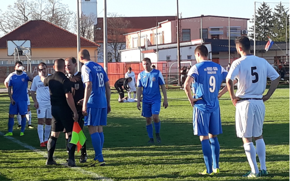 Hrvat opsovao pa pljunuo sudiju, a kada je dobio crveni tek tada je nastao haos! (FOTO)