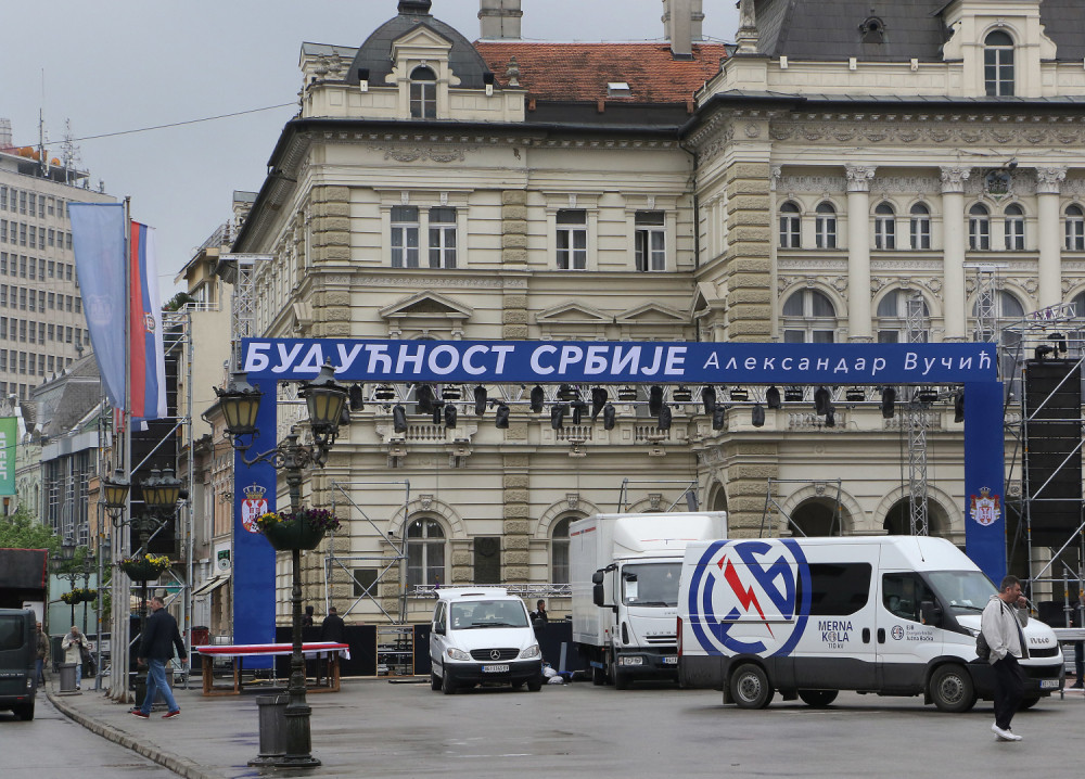 Trg slobode u Novom Sadu pripremljen za skup: Očekuje se preko 30.000 ljudi