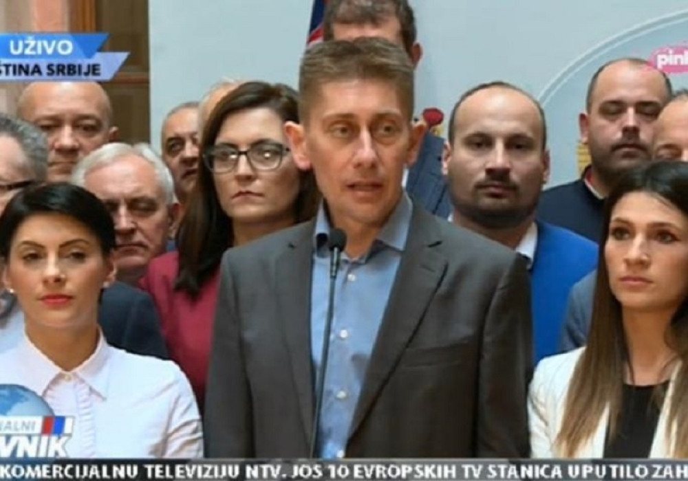 Poslanici SNS i vladajuće koalicije doneli odluku